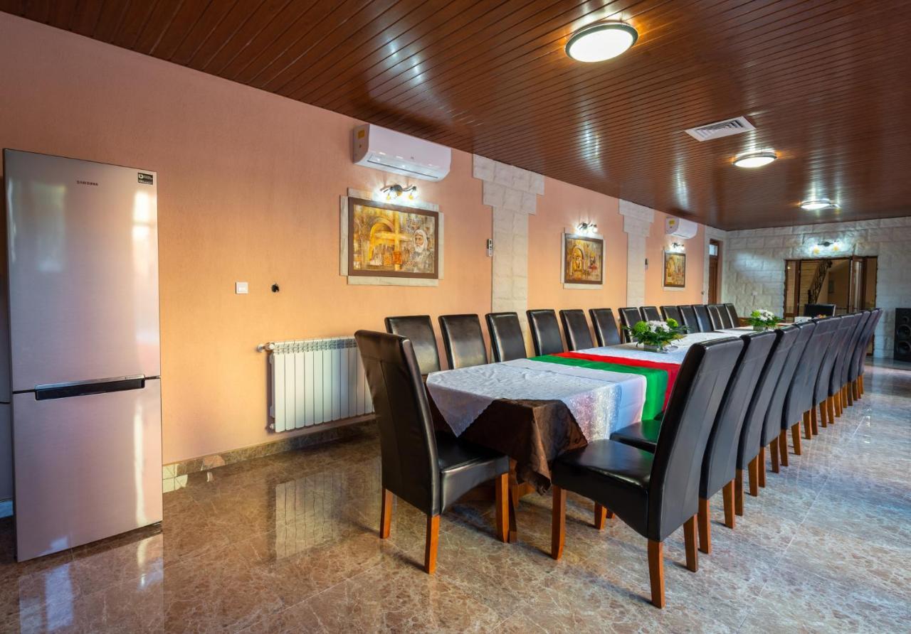 Family Hotel Preslav 외부 사진