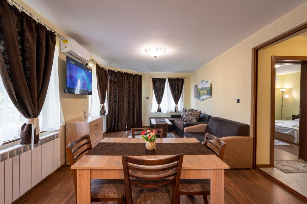 Family Hotel Preslav 외부 사진