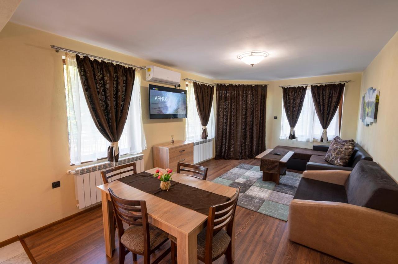 Family Hotel Preslav 외부 사진